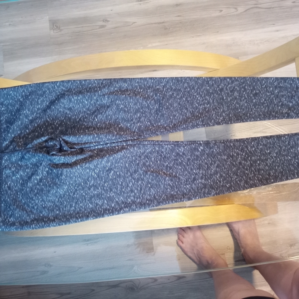 Black and White Patterned Leggings - Picture 2 of 4